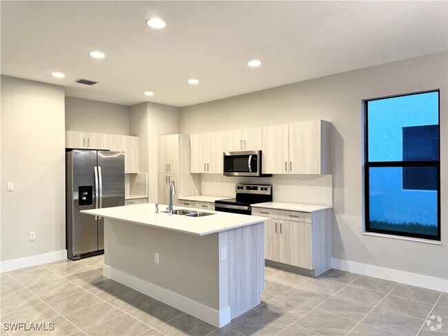 Building Photo - 5570 Cassidy Ln Rental