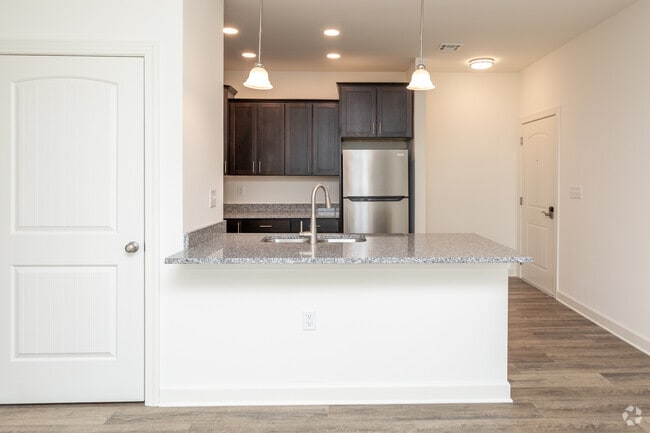 2BR, 2BA - 1128 SF - Kitchen