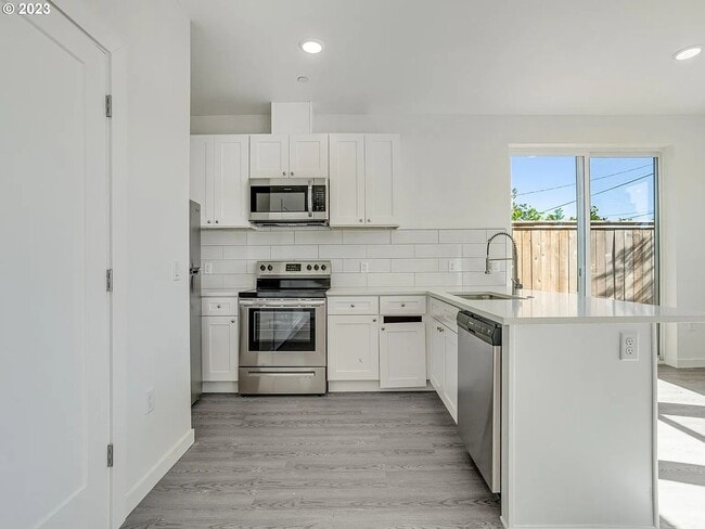 Photo - Montana Ave 6 Plex