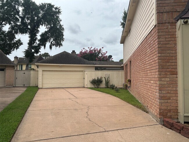 Photo - 755 Last Arrow Dr
