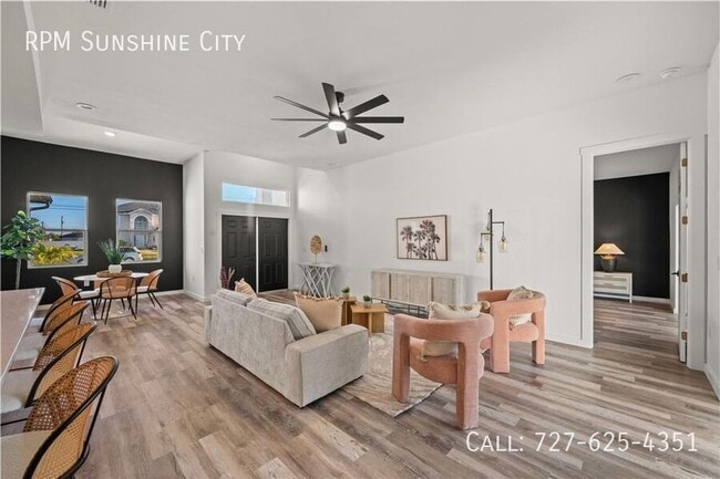 Photo - 236 NW 6th Ave