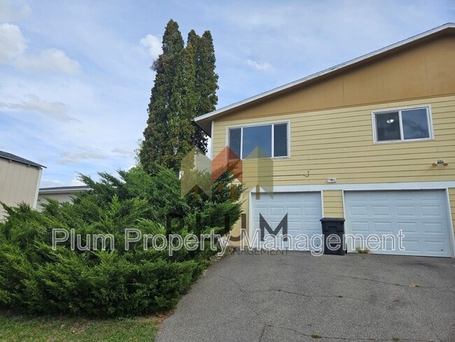Building Photo - 5602 Bridger Ct Unit A