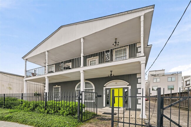 Building Photo - 1510 Truxillo St