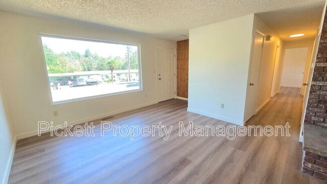 Photo - 6237 Sunset Ave NE