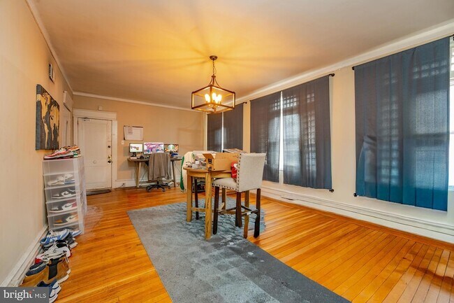 Photo - 3809 Ventnor Ave Unit 2