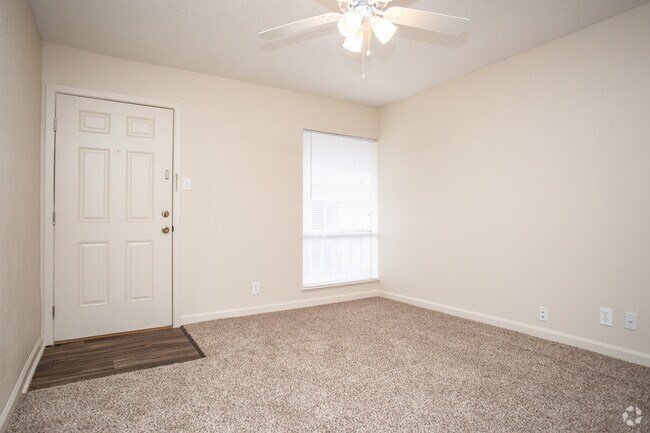 1 BR, 1 BA - 450 SF