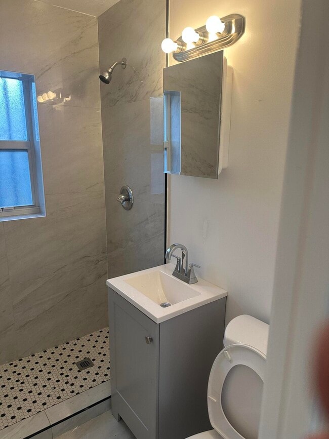 Photo - 2140 NW 120th St