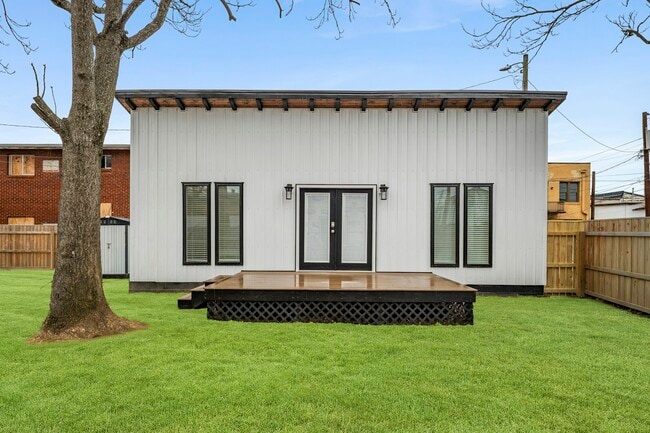 Building Photo - 1014 9th Ave