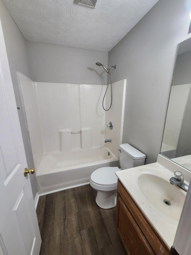 Photo - 113 Karen Ct