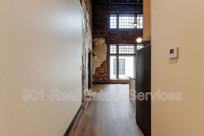 Photo - 124 Monroe Ave Unidad #202