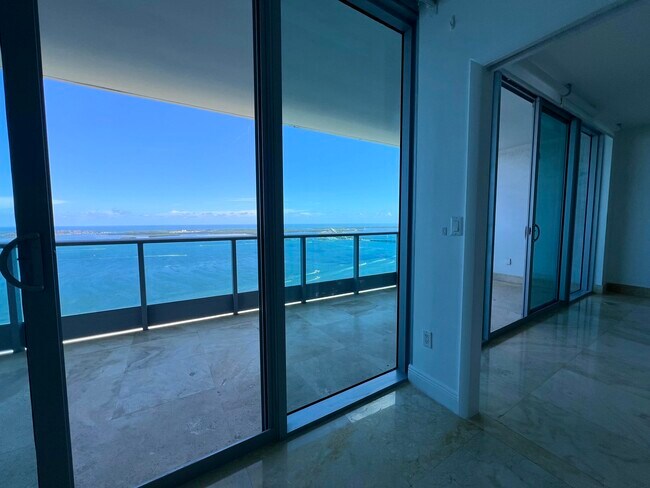 Photo - 1331 Brickell Bay Dr Unidad 4407