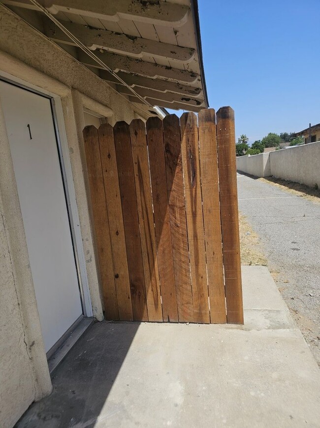 Photo - 16594 Orange Way