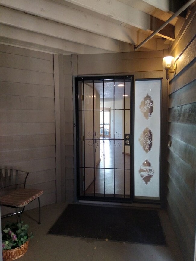 Photo - Beautiful 3 bed / 2 bath Seasons Condo Available