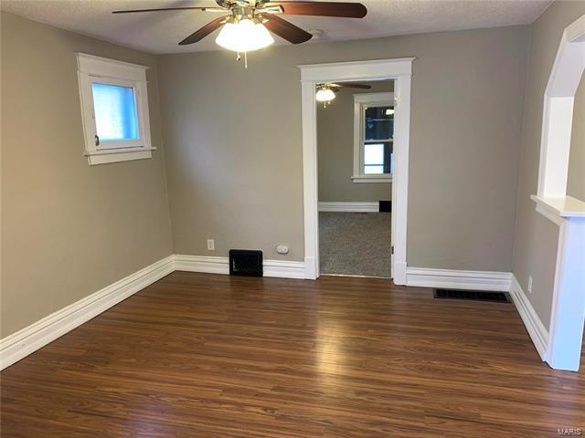 Living room - 3609 Eminence Blvd