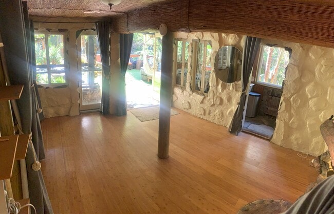 Photo - 19623 Grand View Dr