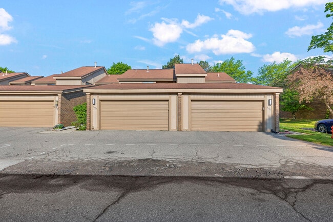 Building Photo - 5353 Wright Way S