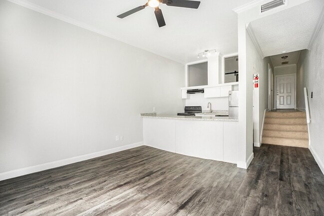 Building Photo - 7820 Seawall Blvd Unit 322