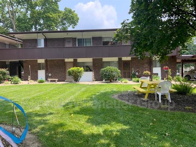 Building Photo - 900 8th St Rental