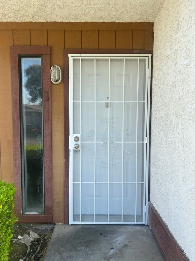 Building Photo - 540p Unit 1 Rental