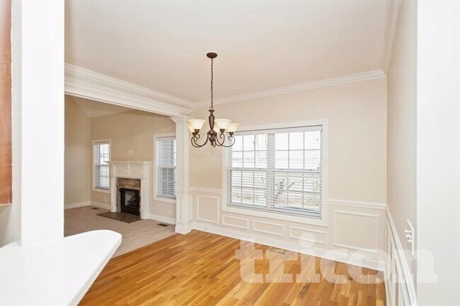 Photo - 1410 Deerskin Ct