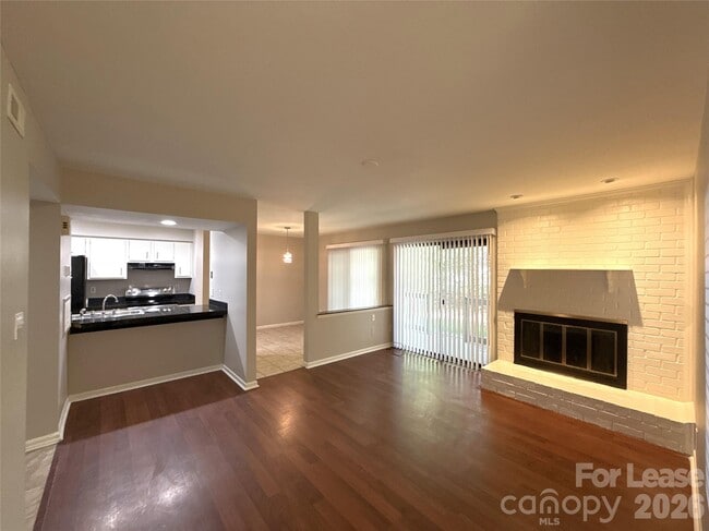 Photo - 11002 Harrowfield Rd