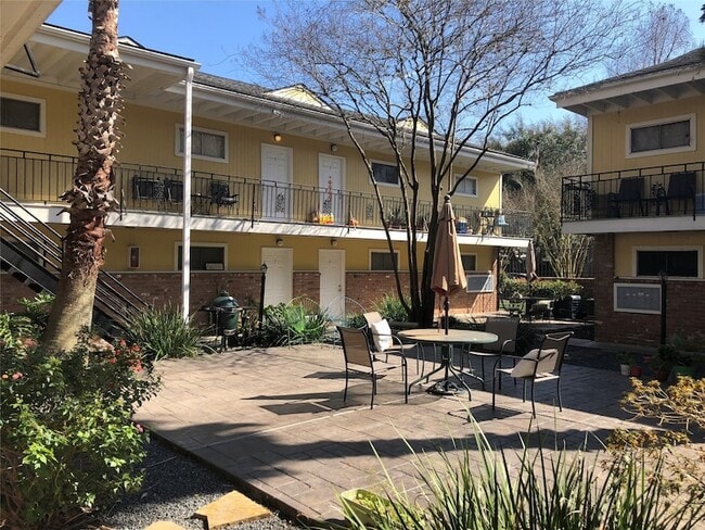 Building Photo - 1502 Heights Blvd Unit 4