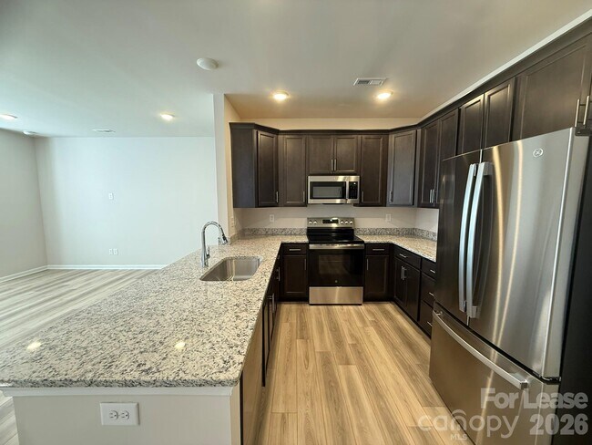 Photo - 1111 Bartholdi Dr