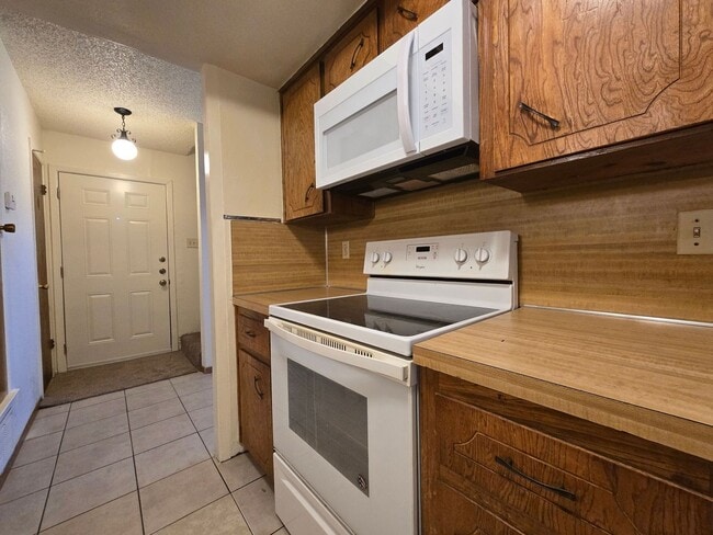 Photo - COMING SOON! Unit 2304 Wales Circle - B