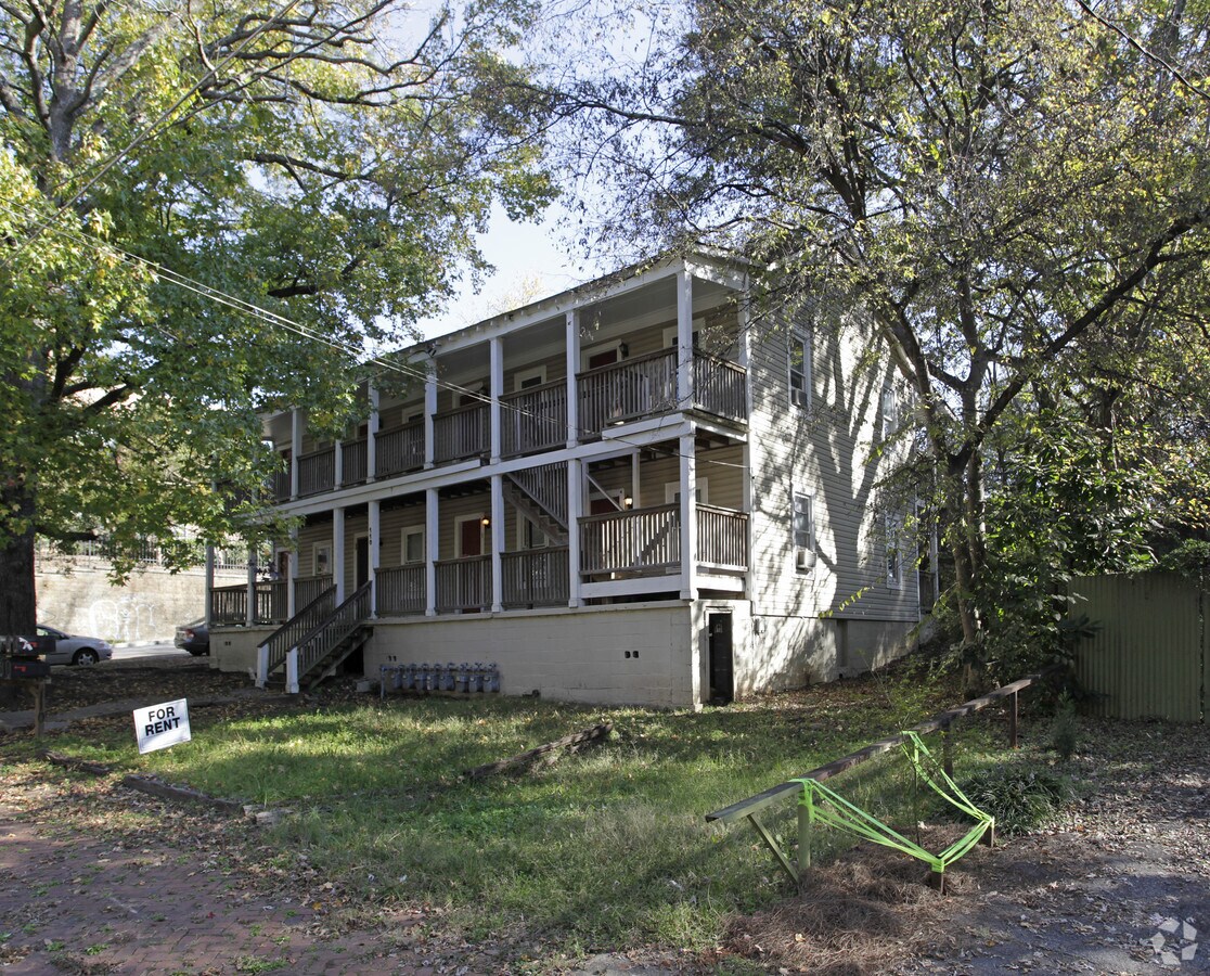 Photo - 110 SE Pearl St Apartments