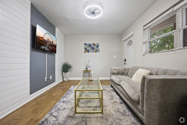 Building Photo - 692 Smith St SW Unit B Rental