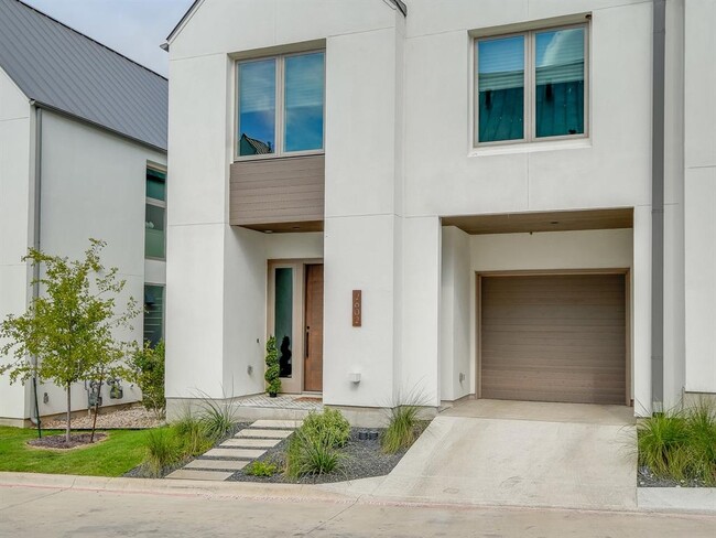 Photo - 2602 Sutherland St