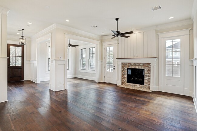 Photo - 1901 Bradshaw St