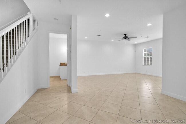 6809 Lakeside Cir N