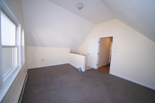 Building Photo - 40 Brackett St Unit 1 Rental