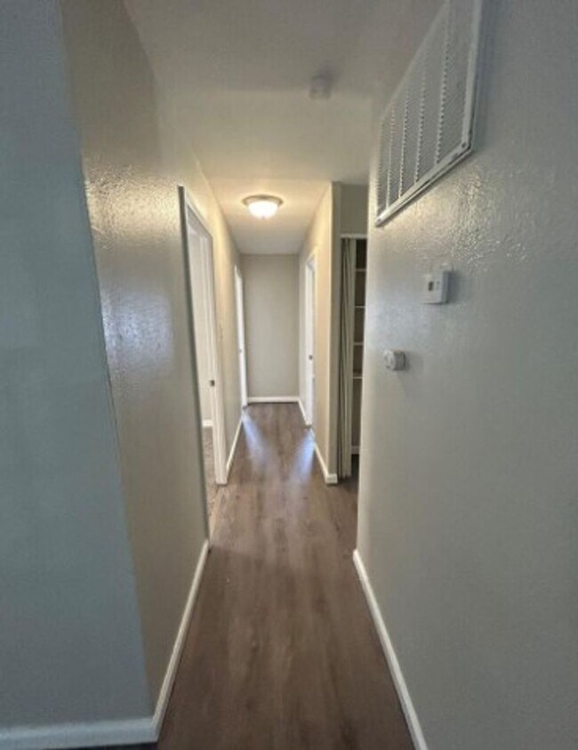 6 Baldwin Ln