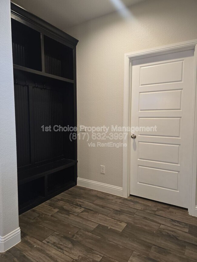 Photo - 1710 Dale Ln