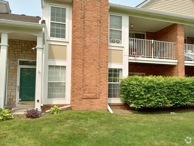 Building Photo - 56164 Troon N Unit 214 Rental