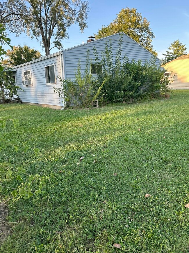 1106 Rossiter Dr