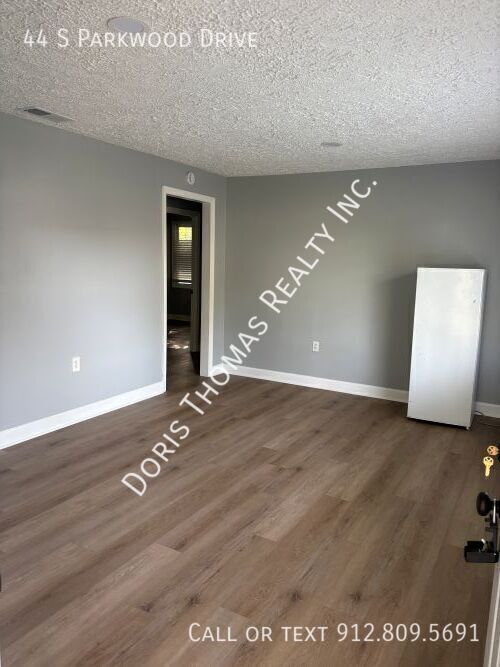 Photo - 44 S Parkwood Dr