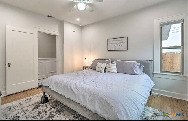 Photo - 1419 N 5th St