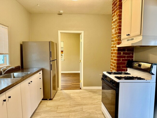 Photo - Charming duplex available Oct 15th.