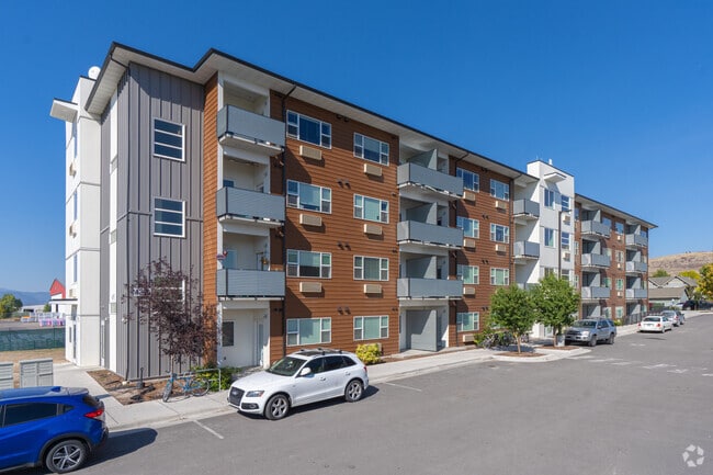 Building Photo - Majestic Drive Apartments