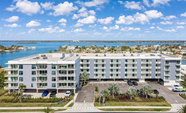 Photo - 415 Island Way Unit 402