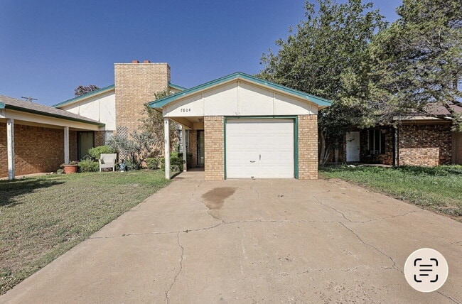 Building Photo - 2 Bedroom Duplex