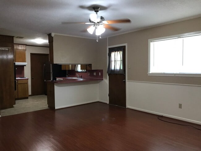 Photo - Close to Barksdale Air Force Base... Large yard that backs up to Park!!!