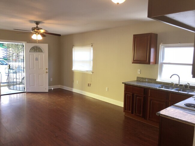 1818A-1818B Agriculture St.