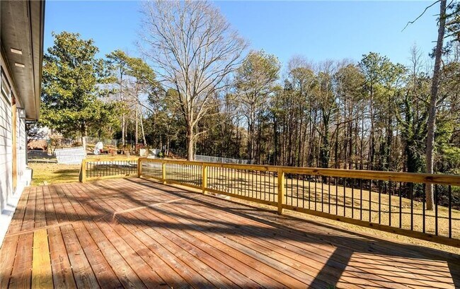 Photo - 537 Stillwood Dr