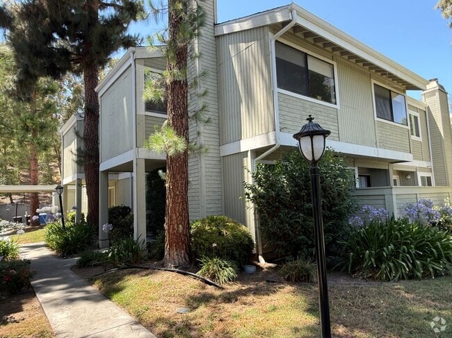 Building Photo - 22143 Burbank Blvd Rental
