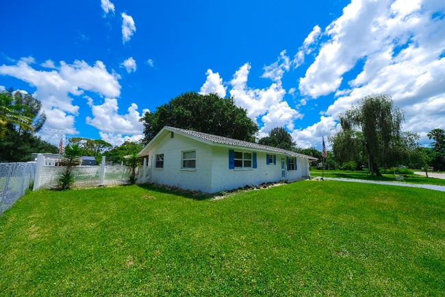Photo - 408 Pinewood Ave