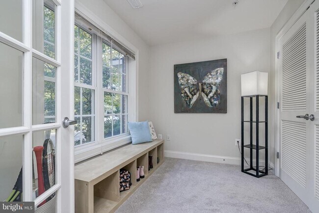 Building Photo - 610 Eden Pl